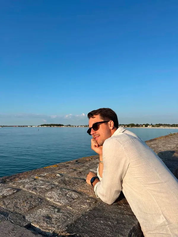 Alban Istrefi by the sea